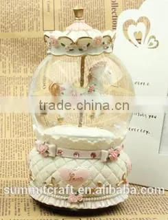 Best birthday gift resin glass snow globe with blowing snow snow ball