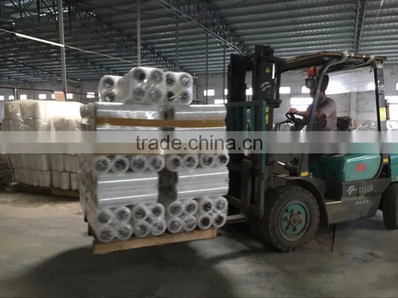Transparent stretch film with high extension for protective packaging