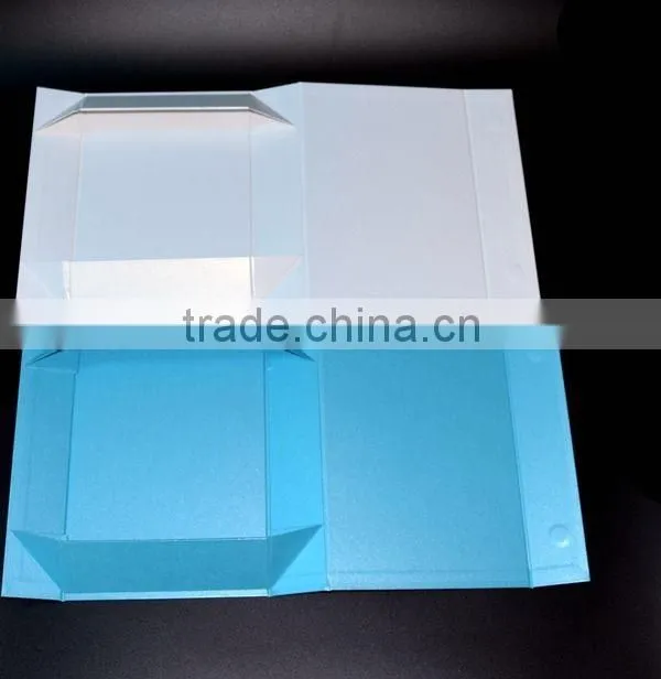 Eco-friendly custom blue and white gift boxes for clothing clothes