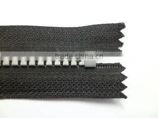 5# plastic resin zipper silver teeth zipper close end zipper with plated silver thumb puller locking slider zipper