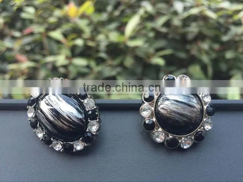 Hot sale new style acrylic rhinestone button five shapes cheap sewing plastic button