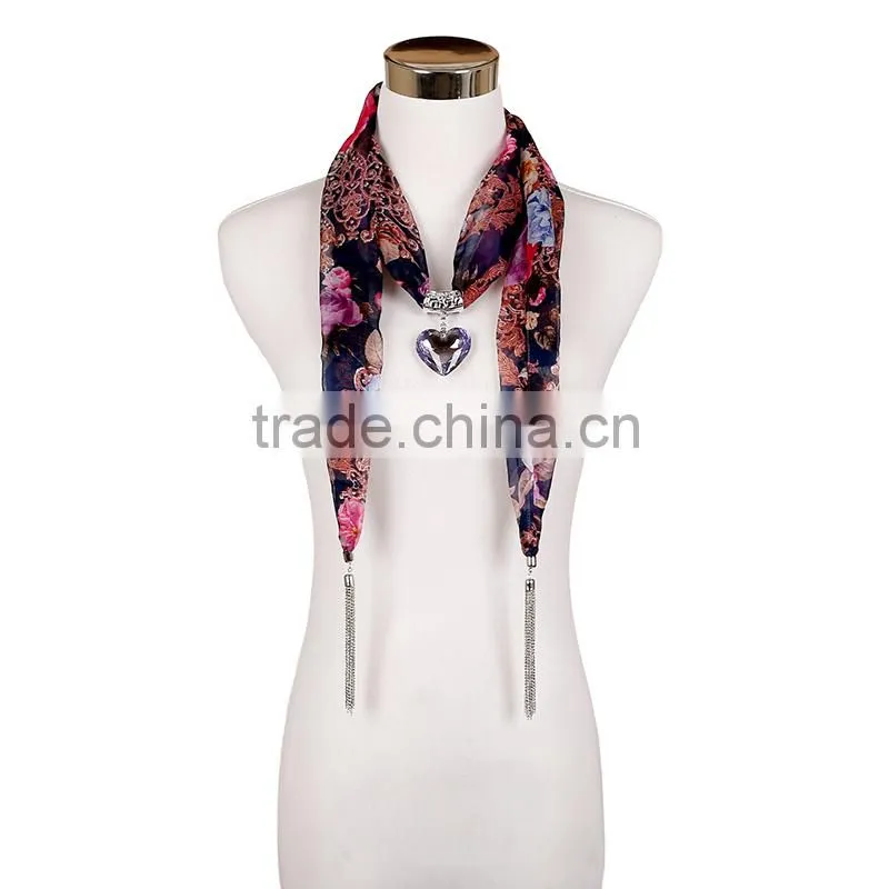 Europe Vintage Style with Pruple Heart Pendant Scarf