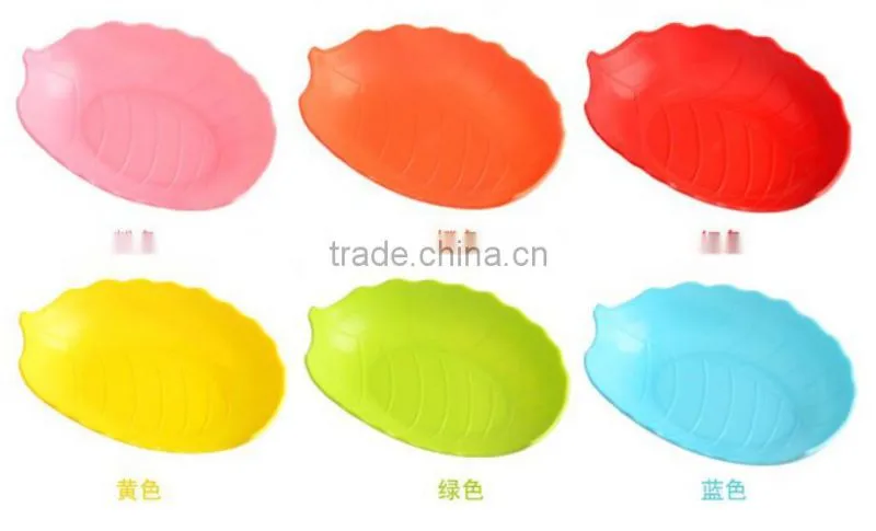 Insulated functional plastic serving tray in set