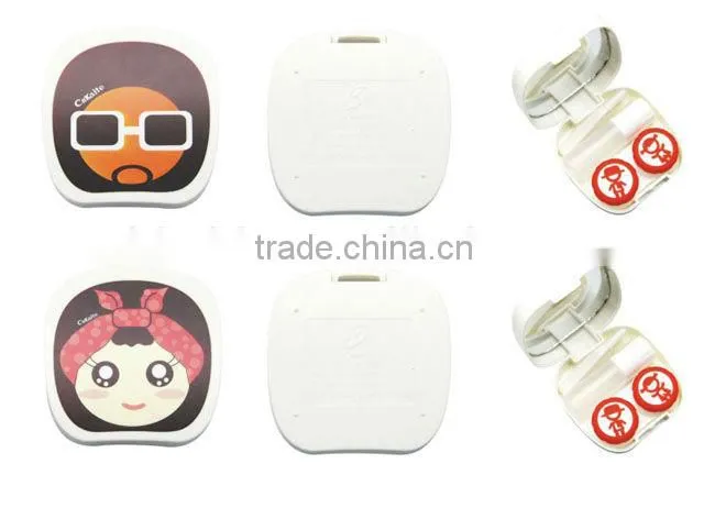 A-8069 Pretty Man with Daughter Contact Lens Mate Box