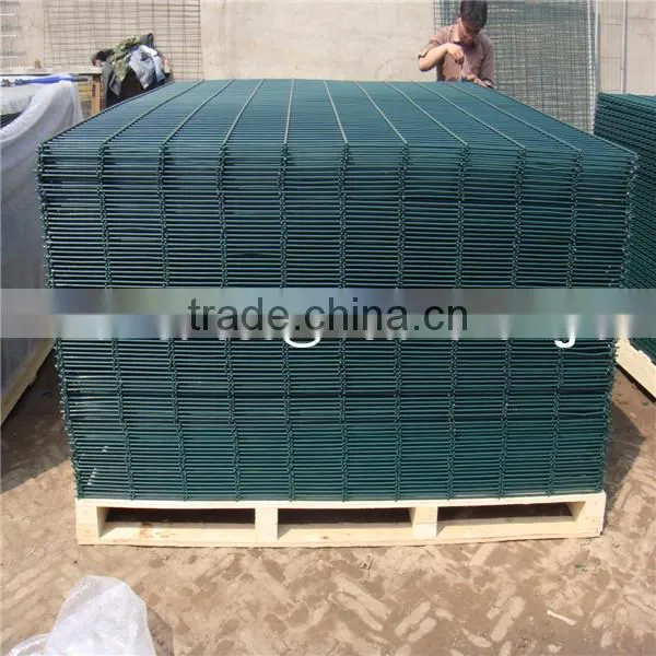 PVC coated welded wire mesh fence panels in 6 gauge.