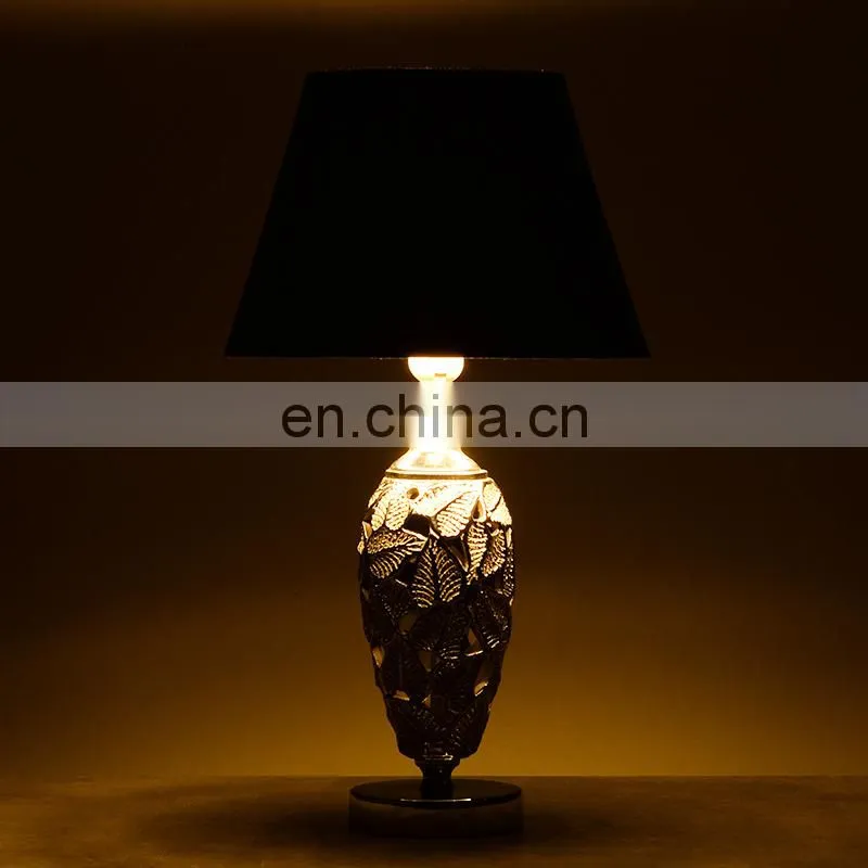 new design of flower pattern ceramic table lamp for reading room