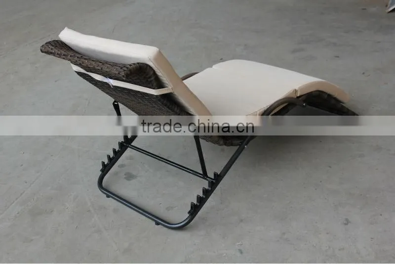 Pool Rattan Sunbed PE Rattan Steel Frame KD Design