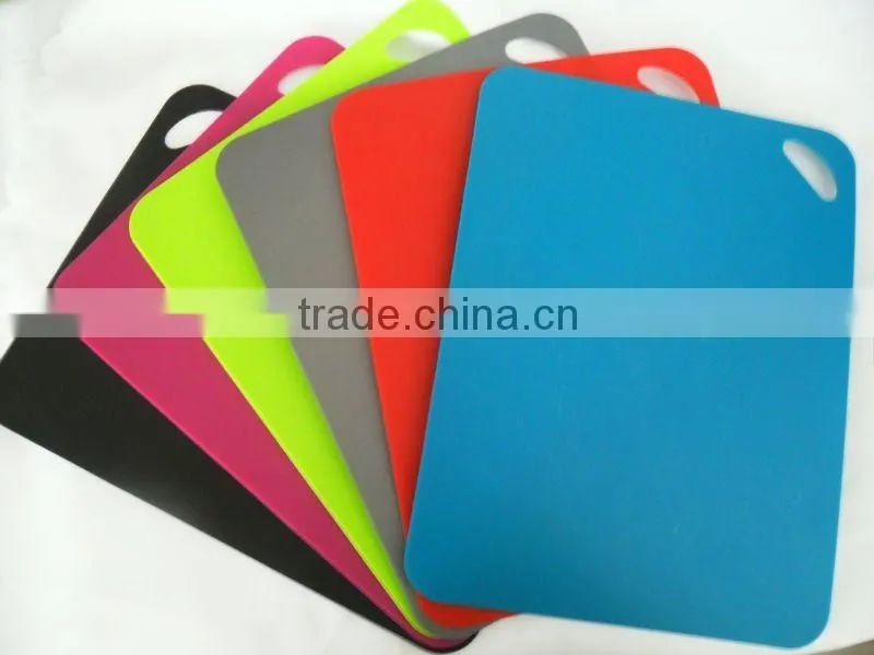 plastic hotest style and cheap pp chopping board set