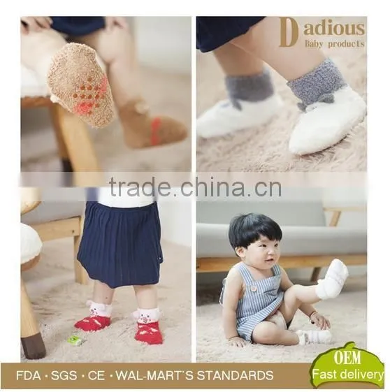 Wholesale Animal Shape 100% cotton soft touch thermal newborn baby socks with box packaging