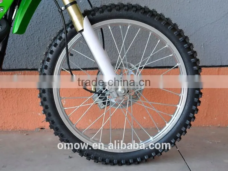 4 Stroke Engine Type and Chain Drive Transmission System Dirt Bike