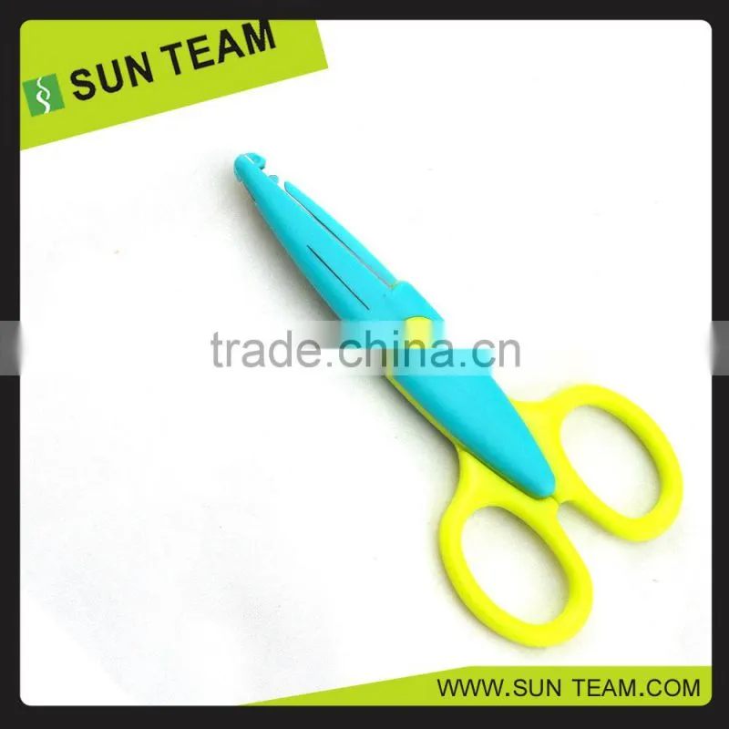 CS004A LFGB Certificate New plastic handle paper scissors 5-1/4"