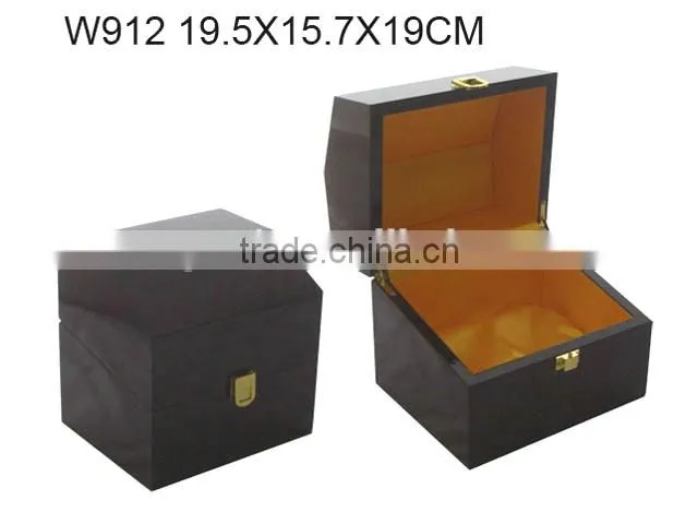 Top Luxury Wooden Painted Gift Packing Box wth Gold Lock