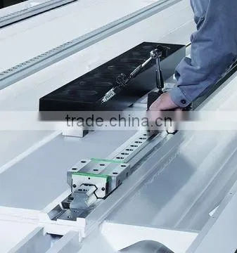 Bridge type machining center