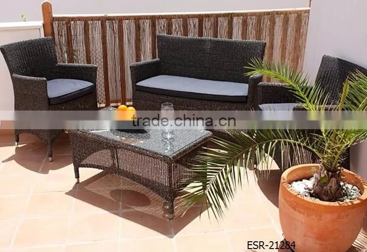 Patio Furniture & Outdoor Decor