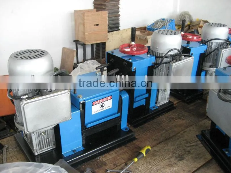 2014 Hot sale HW-001 copper scrap /automatic wire stripper /stripper of electric cable in cable making equipment