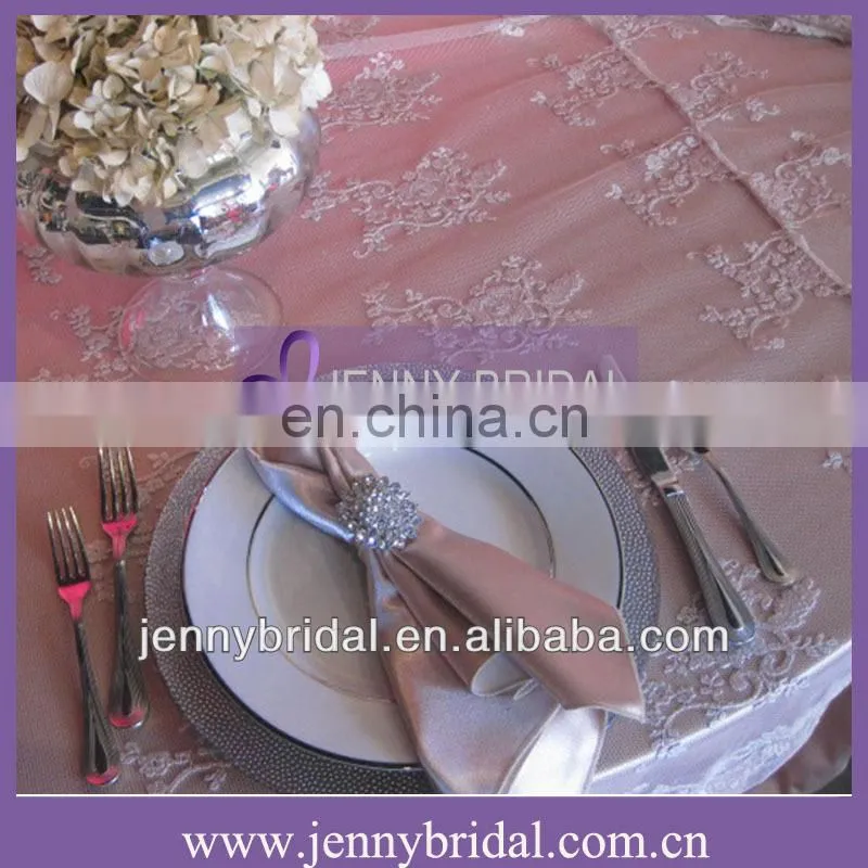 NP008D Gold organza tie and blush taffeta table cloth and table napkin