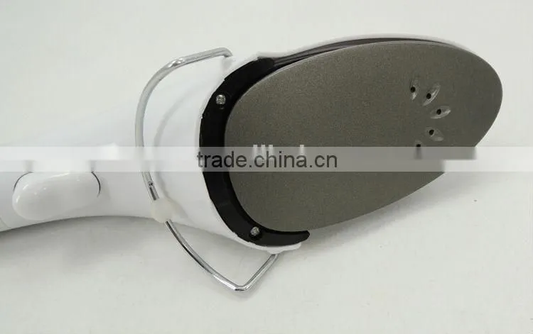 Handy clothes steam iron