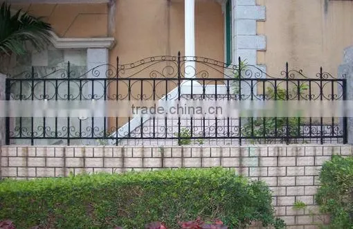 2014 Top-selling hand forged modern iron fence design
