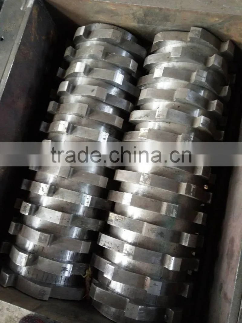 Tire rubber crusher / Waste tyre recycling shredder