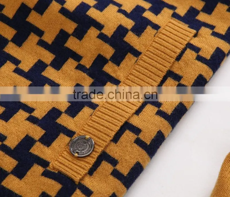 100% fine wool men's yellow cardigan with pattern