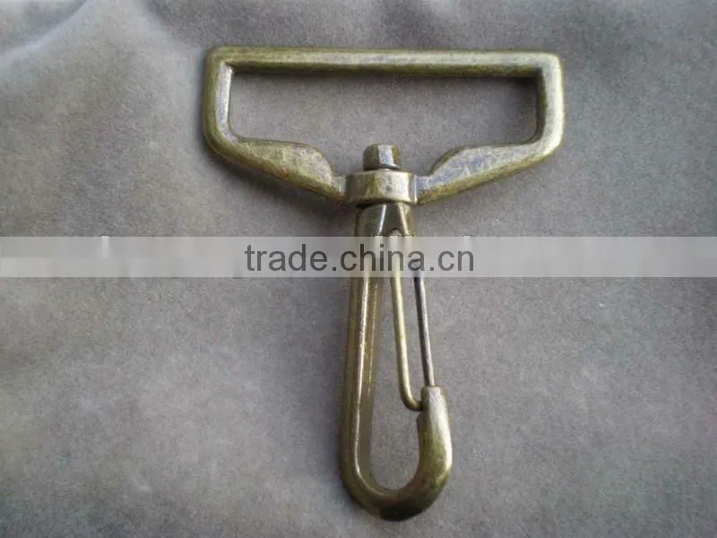 Metal snap hooks for bags