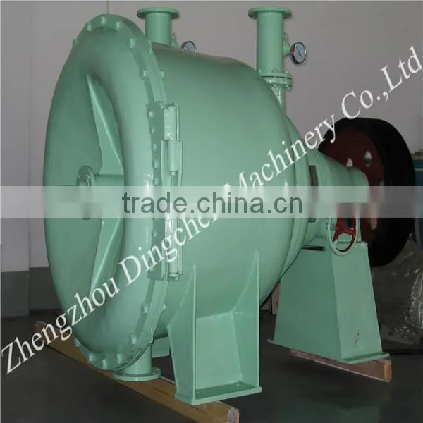 Defibrator of pulping equipment for paper making machine