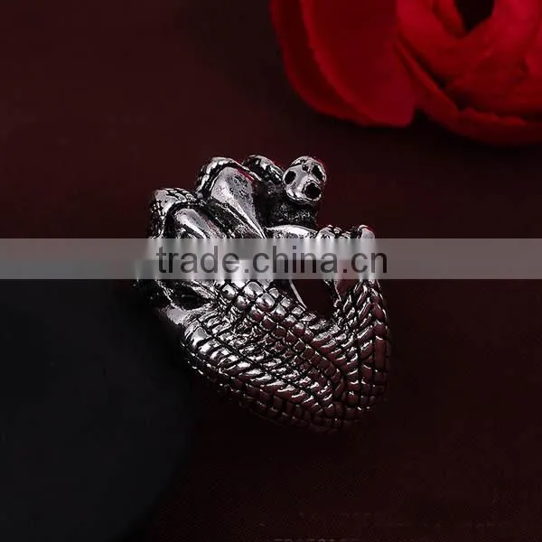 Latest personalized men skull rings for sale