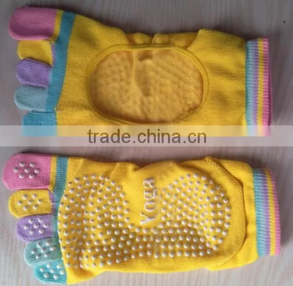 Eco-friendly Colorful Non Slip Custom Yoga Toe Socks Soft Breathable Yoga Socks