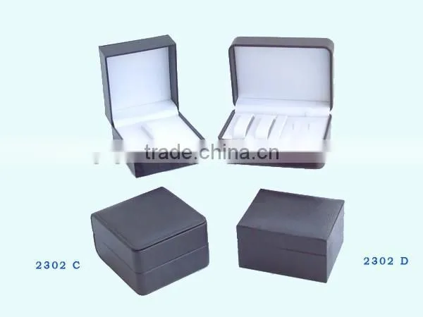 New designs wholesale customized leather ring box/leather necklace box