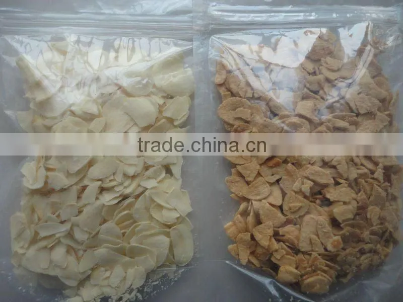 dehydrated garlic flakes