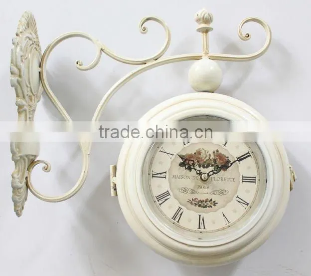 Swinging Table Clock
