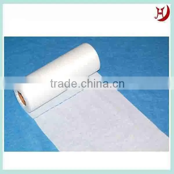 Oil absorbing spunlace nonwoven fabric roll