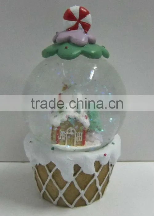 Polyresin snow globe with snow flake