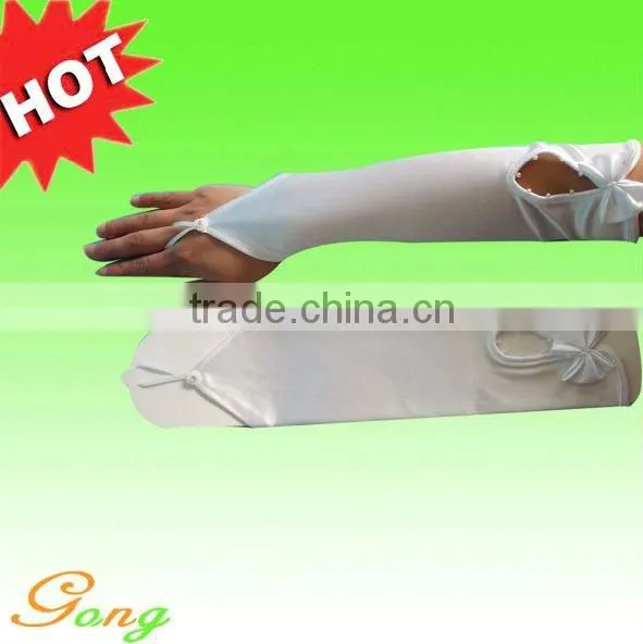 Fashion Short Satin Gloves With Fingerless