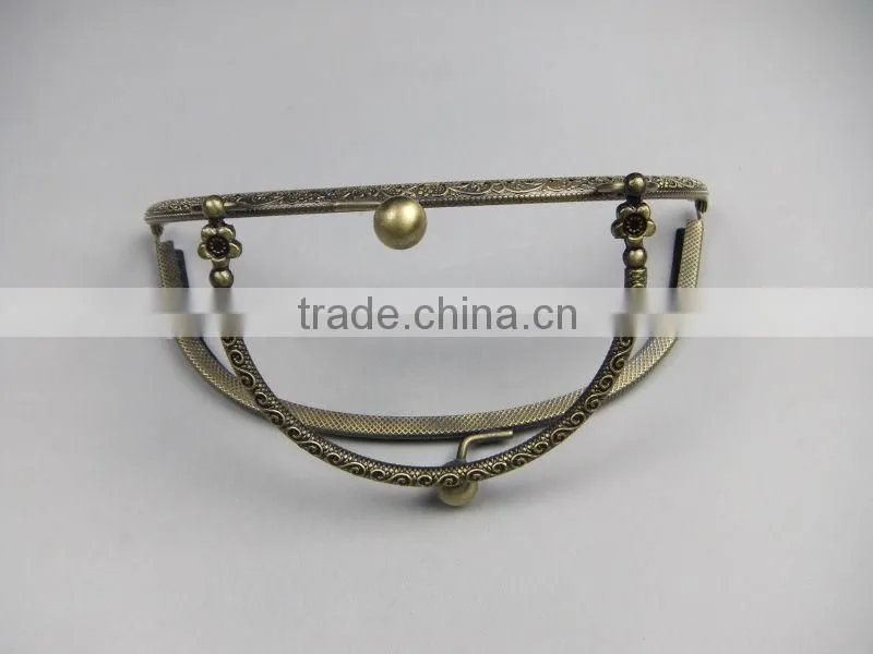 NEW!Antique Brass Fashion DIY Metal Sewing Handbag Frames With Handles DIY Accessories With Love Pattern