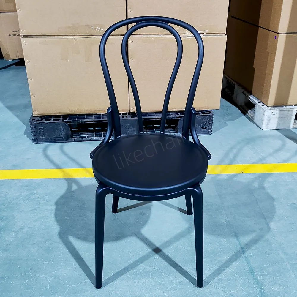 Plastic-chair4.jpg