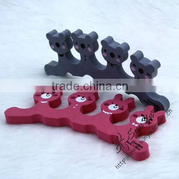 Sponge toe separator straighten toes