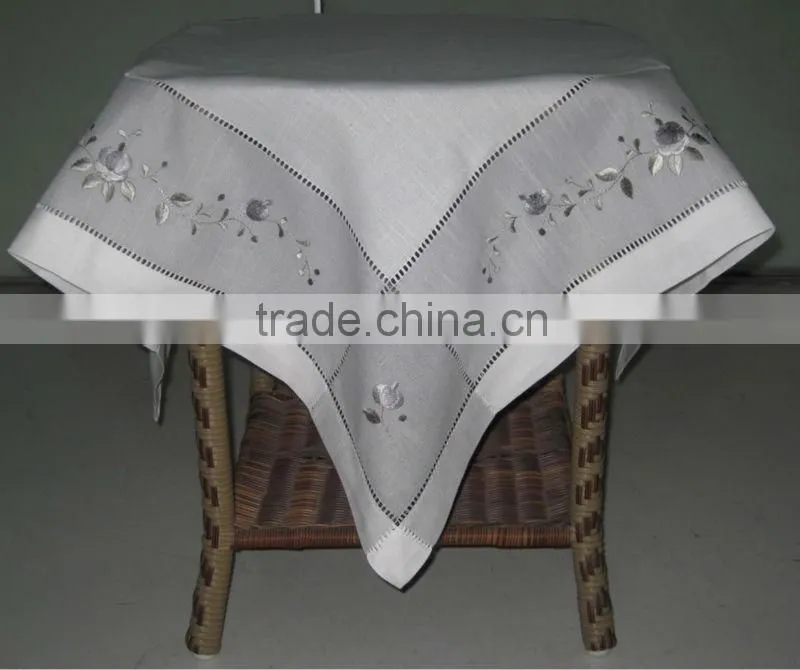 Trade Assurance Supplier China Embroidered Tablecloth