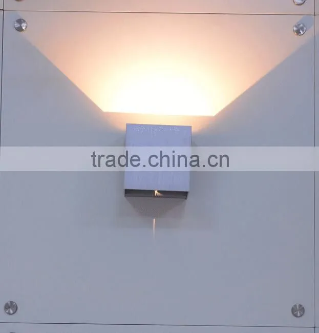 adjustable wireless led mounted wall lamp