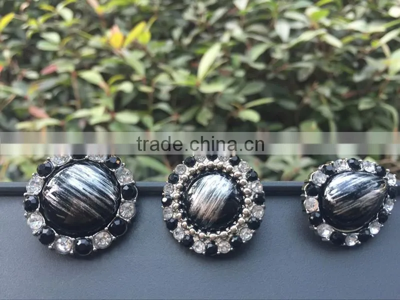 Hot sale new style acrylic rhinestone button five shapes cheap sewing plastic button