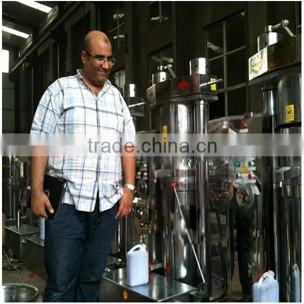 Malaysia customer love cocoa bean hydraulic oil press machine