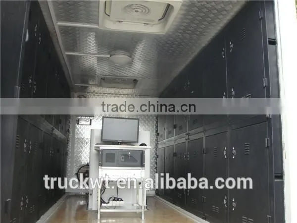 Euro 4 dongfeng side 6.8m2 digital advertising screens trucks