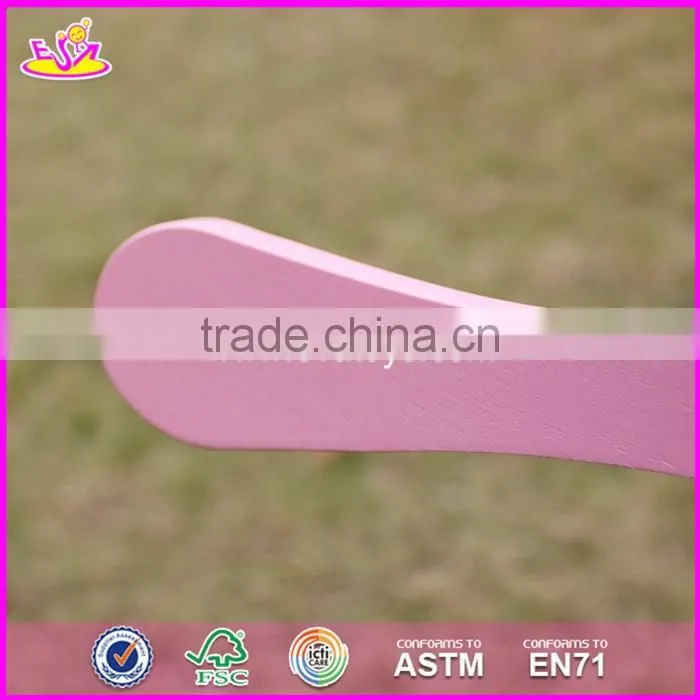 2017 New design lovely pink wooden hangers for baby clothes W09B071