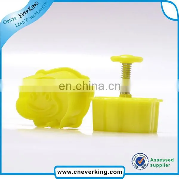clear carton design plastic cookie cutter