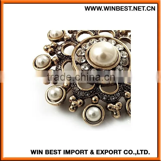2015 New design fancy brooch, cheap bulk brooch,rhinestone wedding brooch