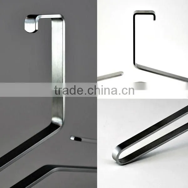 Metal Craft Steel Plate Stylish Hanger for Gifts