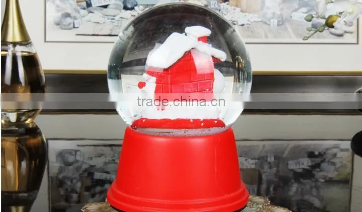 Hot selling polyresin Christmas snow globe Christmas Santa snow globe