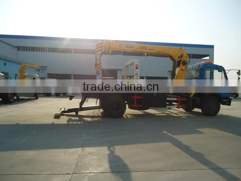 2015 Euro III or Euro IV Dongfeng 4x2 tow truck wrecker with crane in Peru