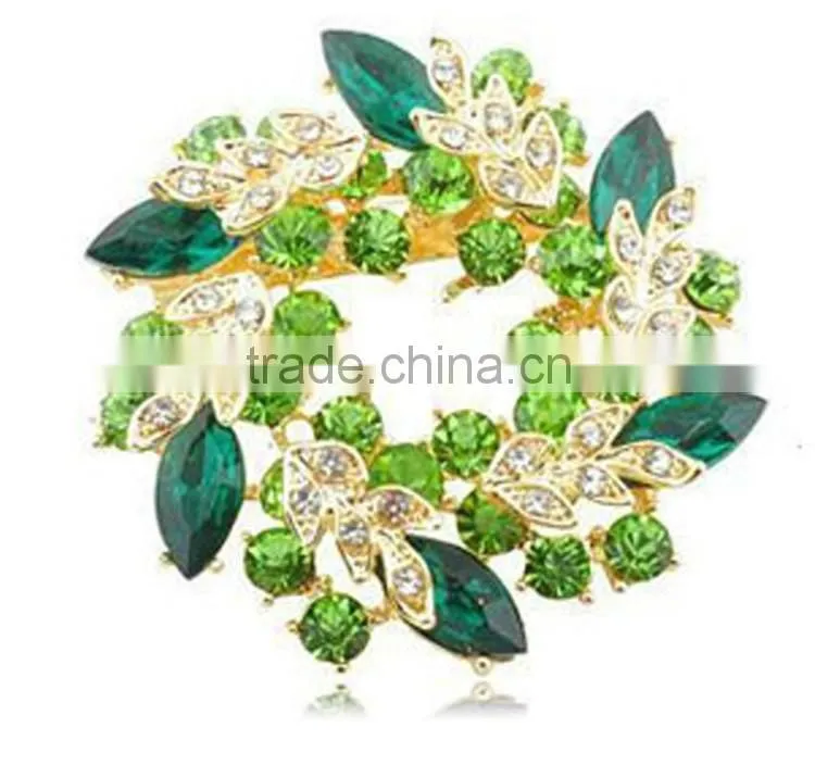 Crystal-studded chic wreath brooch scarf ring high-end apparel accessories jewelry
