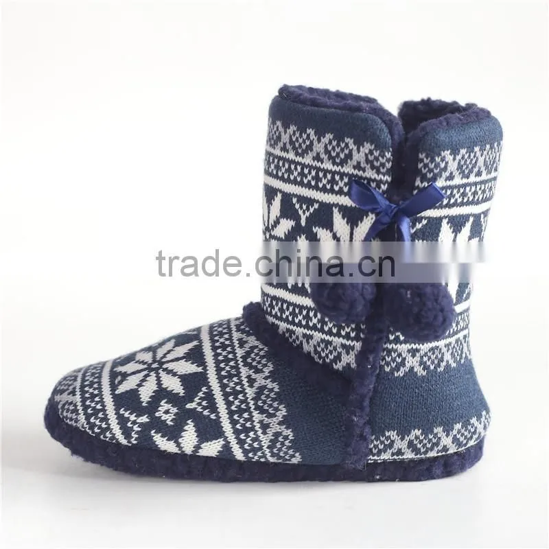 Ladies indoor boot with pompom